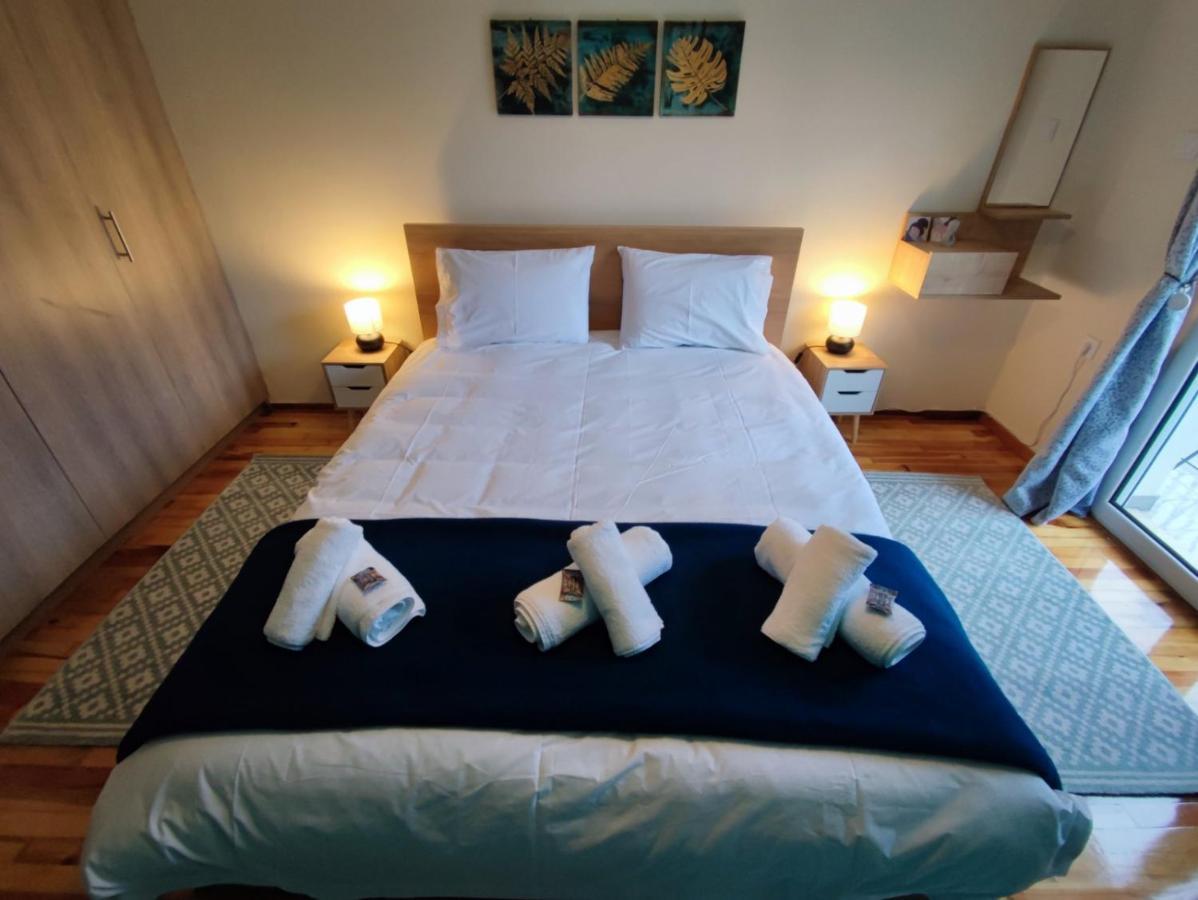Wood & White Apartment In Historic Center With 2 Bedrooms Янина Екстериор снимка